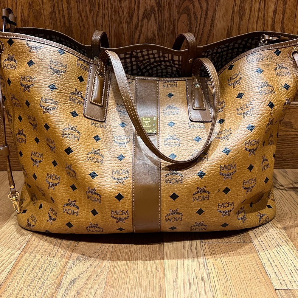 MCM Liz Large Reversible Coated Canvas Shopper